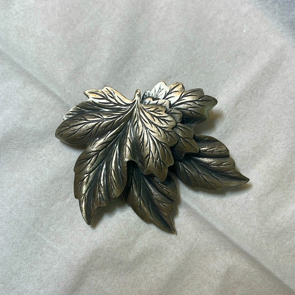 LEAF BROOCHES